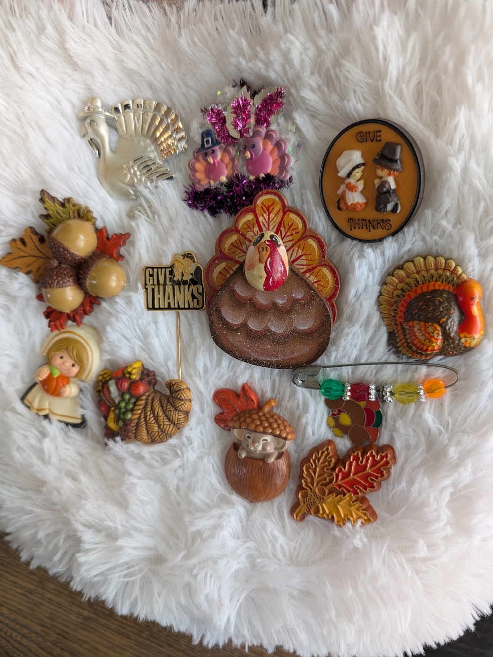 A615 ♨️ 5 For $35 ♨️ Thanksgiving Brooch Collection - Brown, Orange, Gold